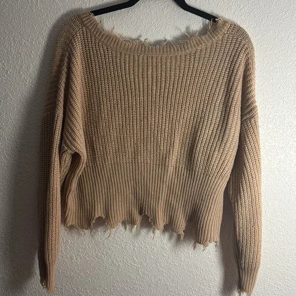 ❗️SOLD❗️Frayed Tan Sweater - Picture 5 of 5